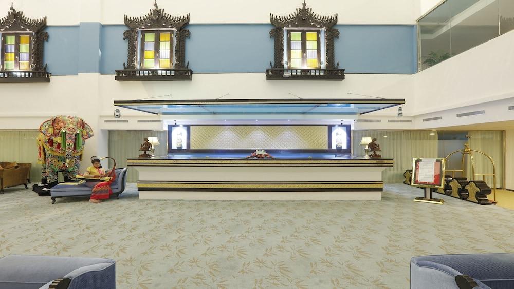 Hotel Marvel Mandalay Buitenkant foto