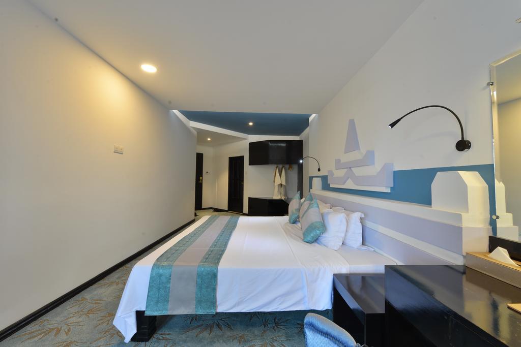 Hotel Marvel Mandalay Buitenkant foto
