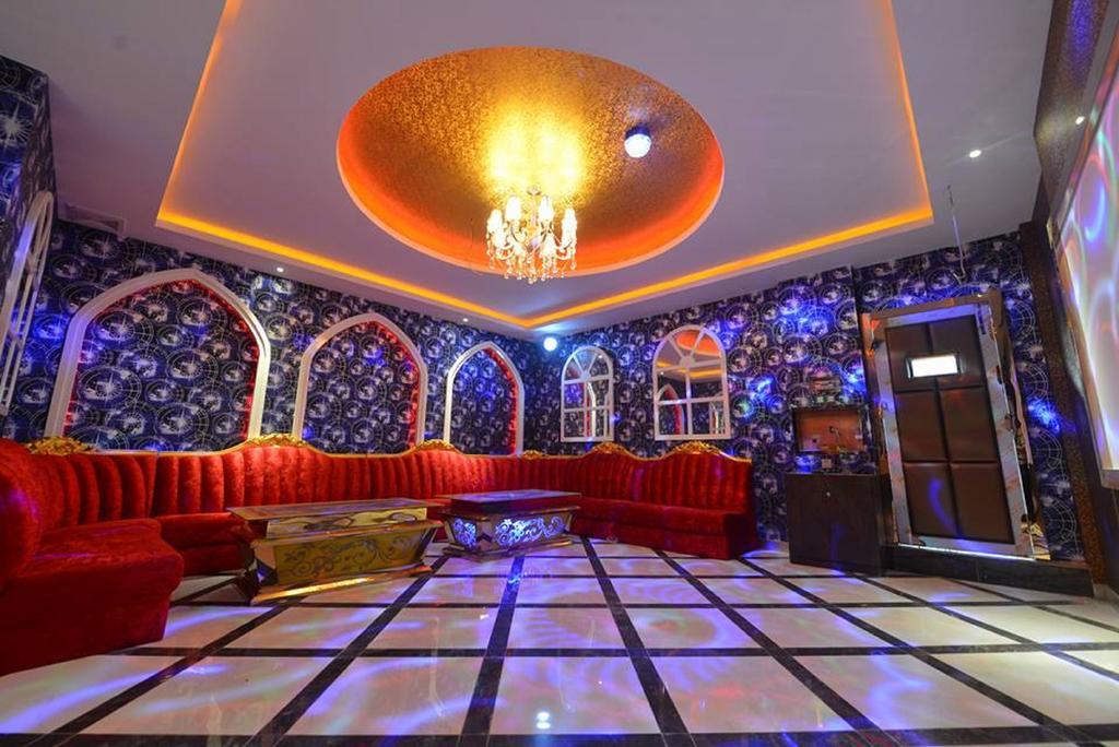 Hotel Marvel Mandalay Buitenkant foto