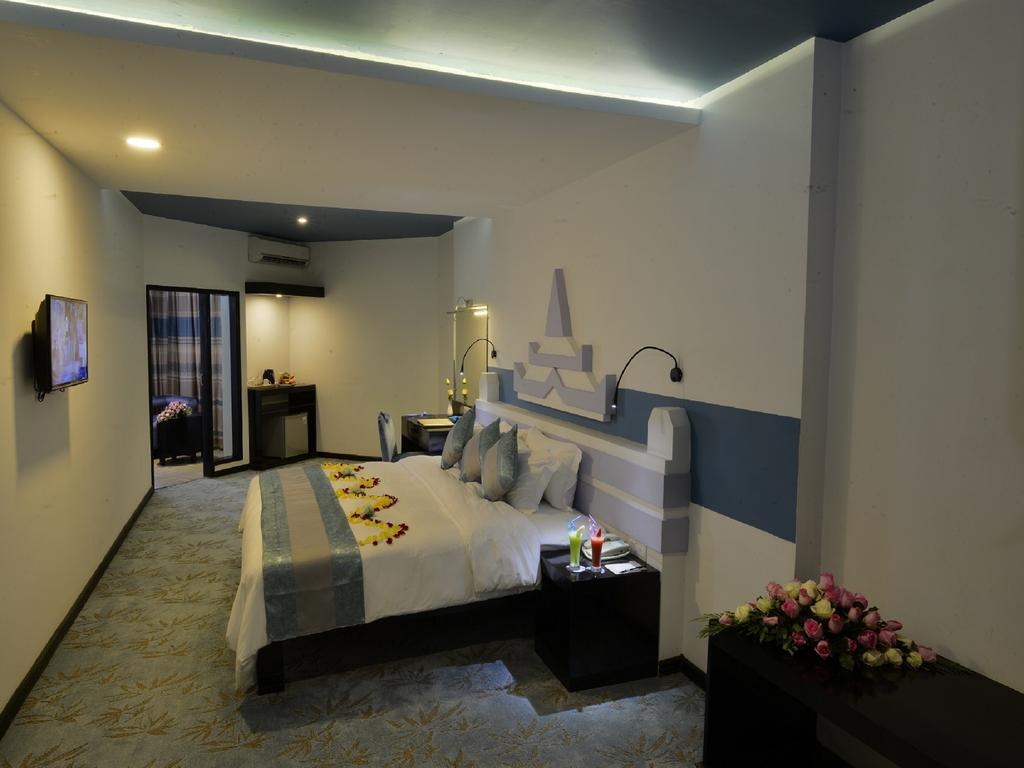 Hotel Marvel Mandalay Buitenkant foto