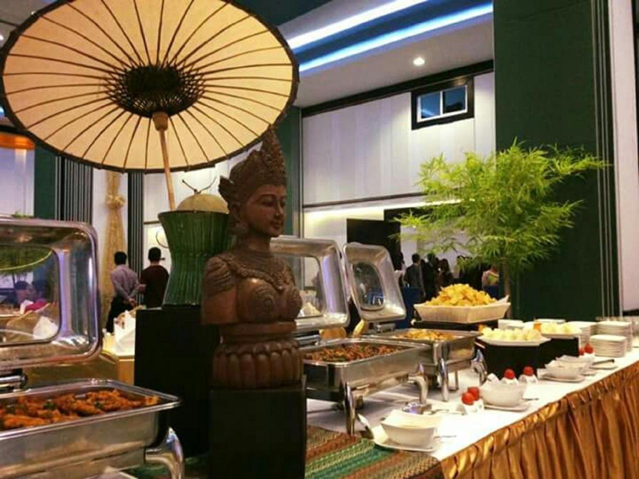 Hotel Marvel Mandalay Buitenkant foto