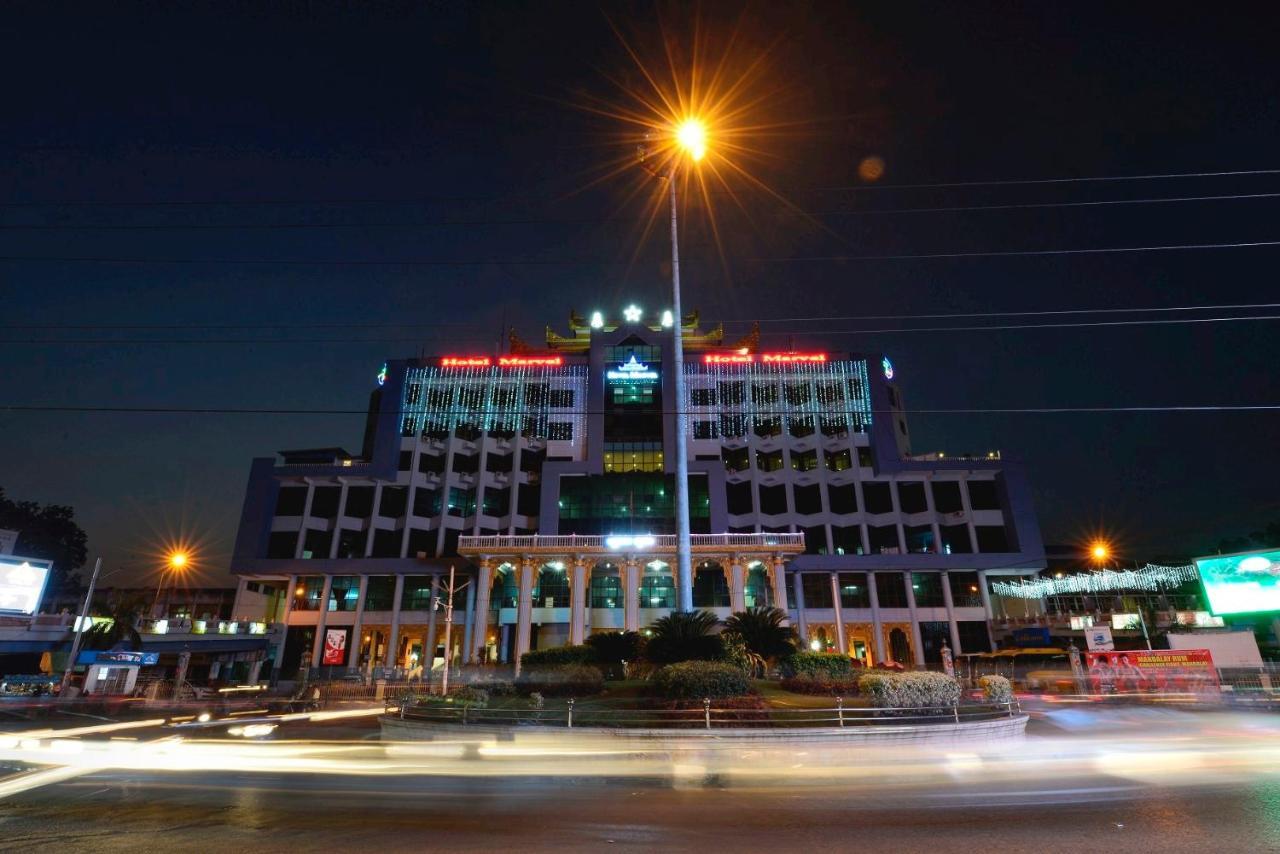 Hotel Marvel Mandalay Buitenkant foto